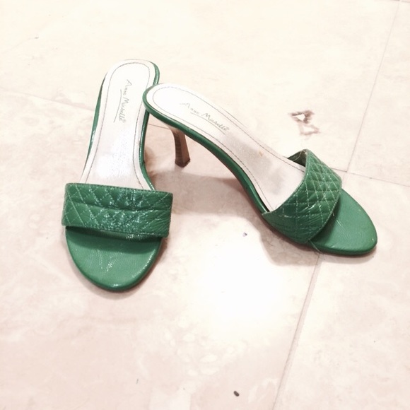 kelly green heels